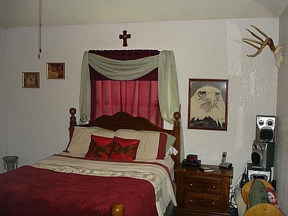 3rd image of 7408 Meadow Creek Dr