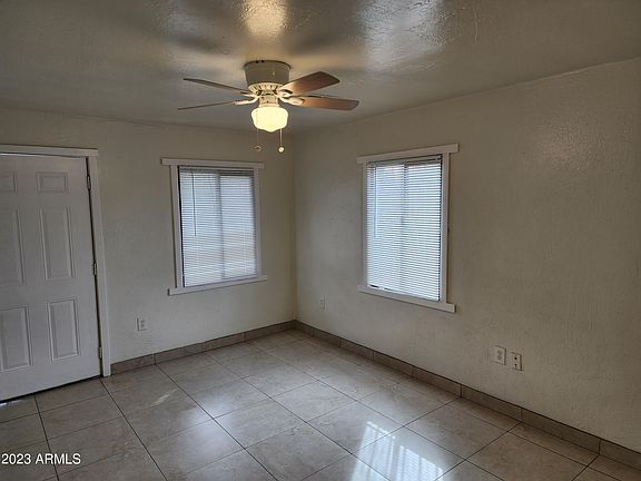 5th image of 2540 W Campbell Ave #4
