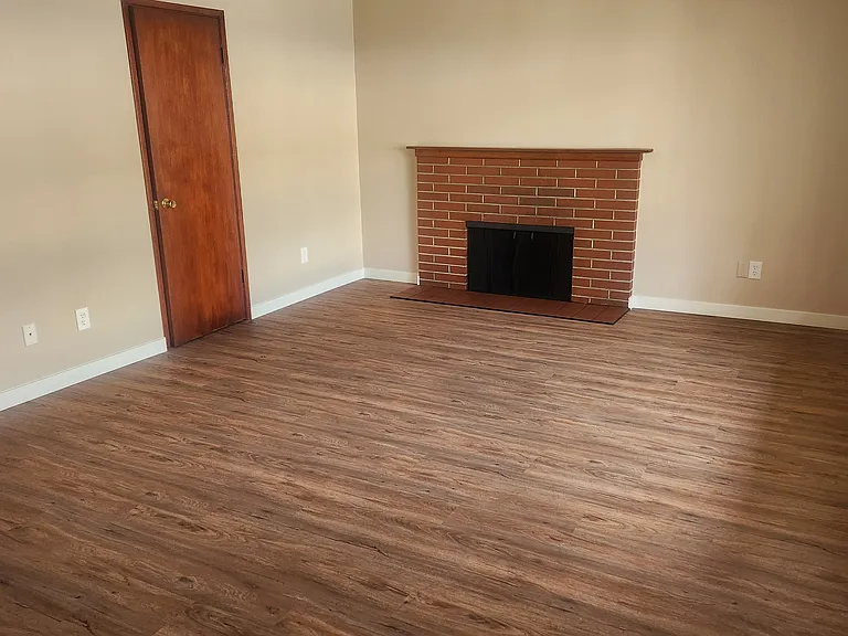 629 Glen St #3G — Photo 3