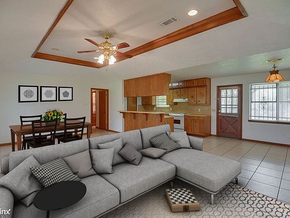 4th image of 2255 E Lucas Dr