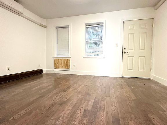 4th image of 1675 Sterling Pl #2