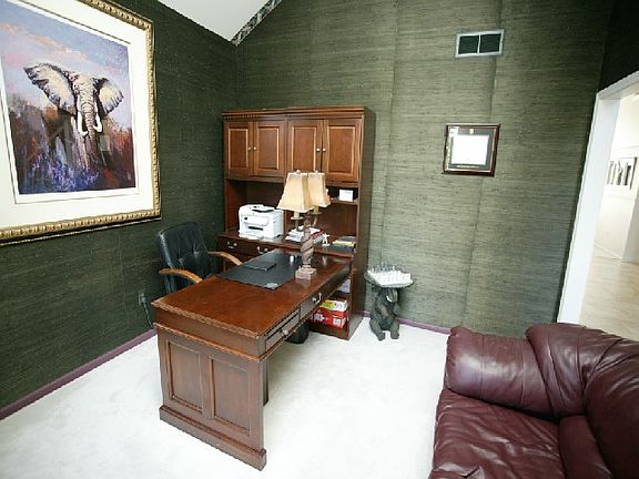 5th image of 45485 Augusta Dr