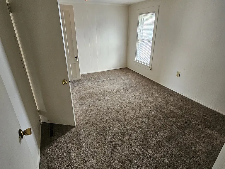 321 Jerome St — Photo 10
