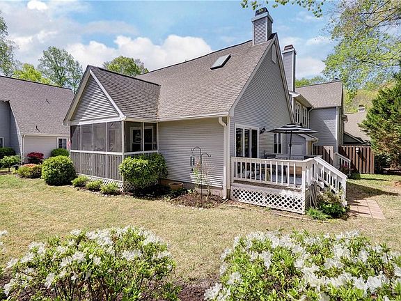 4th image of 4906 Abbotsford Mews