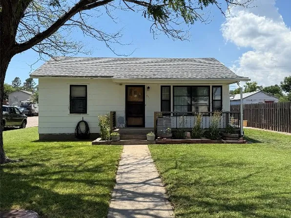 411 S Lakin St, Lakin, KS 67860