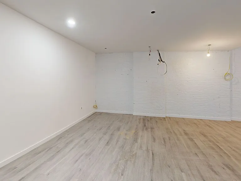 252 Washington St — Photo 34