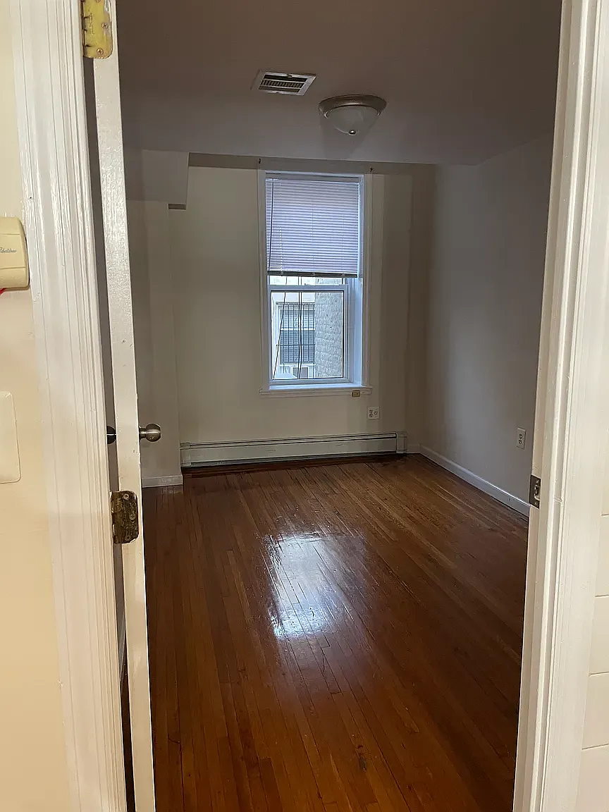 328 Troy Avenue — Photo 2