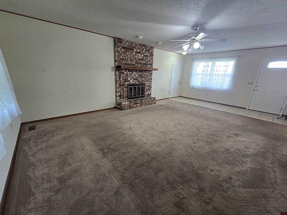 3rd image of 701 Elizabeth Dr
