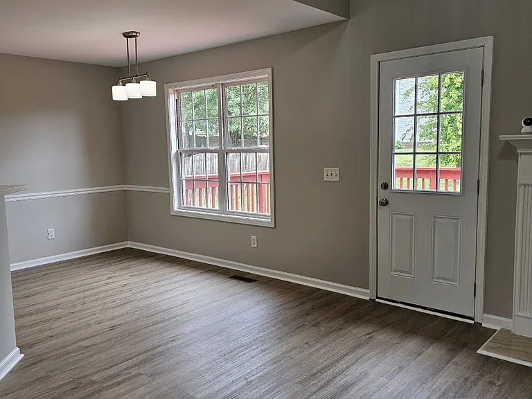 1032 Oakhall Dr — Photo 12