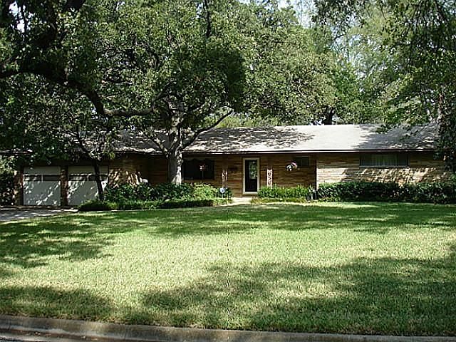 1st image of 1125 Woodland Dr