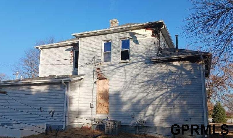 2nd image of 801 E 9th St