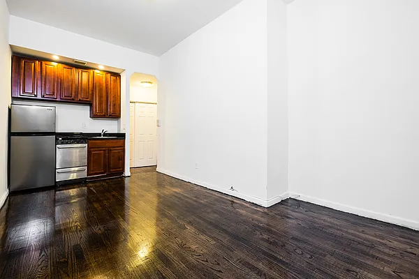 Rented by Compass | media 2