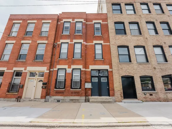 731 W Ohio St APT 1, Chicago, IL 60654