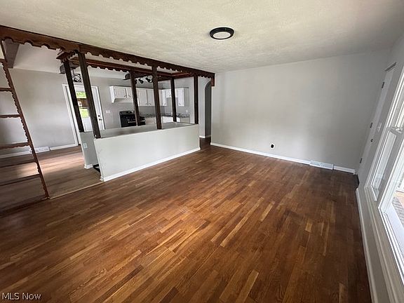 3rd image of 972 Southern Blvd NW