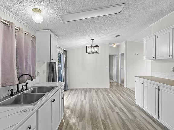 3rd image of 7482 Ranchero St