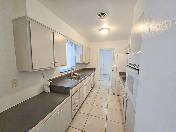 5th image of 1675 41st Ave