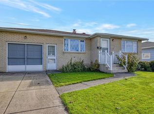 10 Rosemead Ln, Cheektowaga, NY 14227