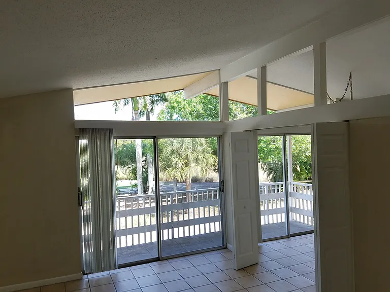 1956 Golfview Ave — Photo 13