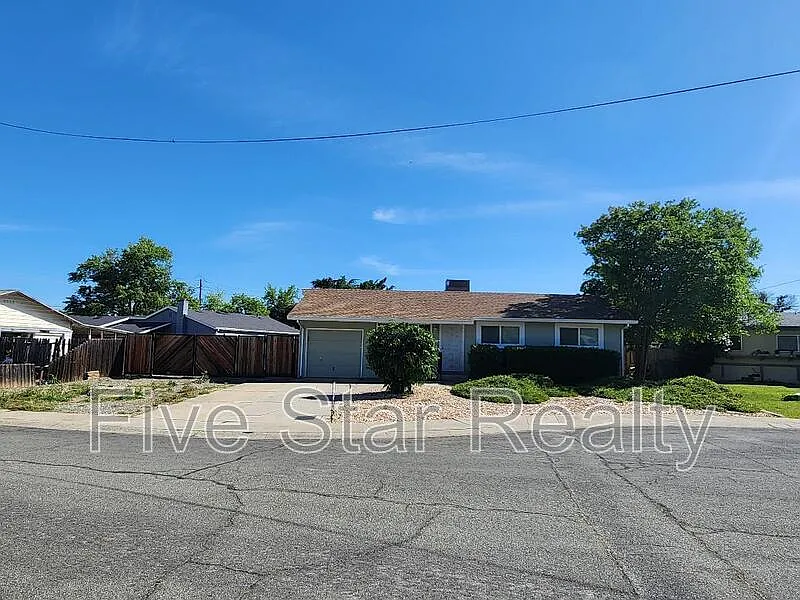 Building Photo - 544 Laurel Dr