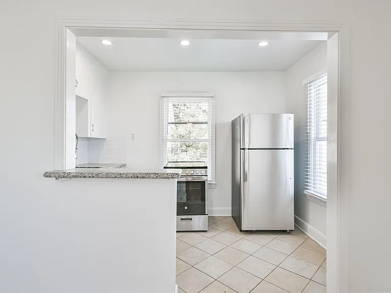 4518 Avenue P — Photo 11