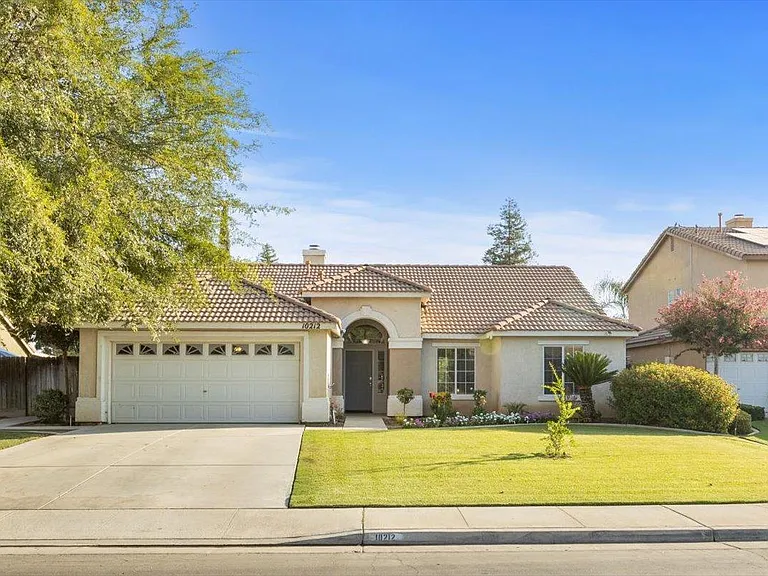 10212 Willow Bend Ct — Photo 1
