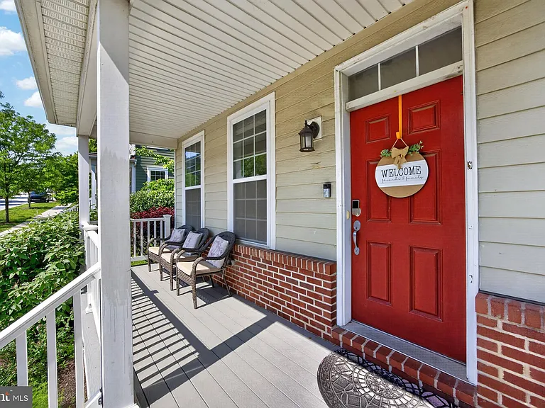 121 Shilling Ave — Photo 9