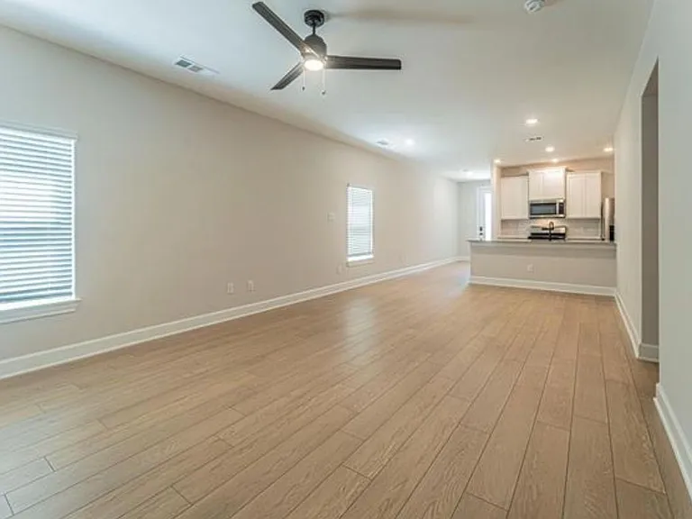 1204 Witherspoon Ln — Photo 10