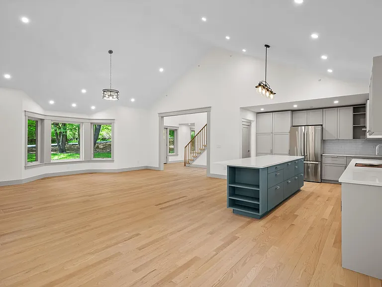 1111 Hardscrabble Rd — Photo 14