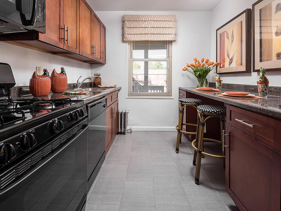 Lindcrest Apartments 1116 N Stiles St Linden NJ Zillow