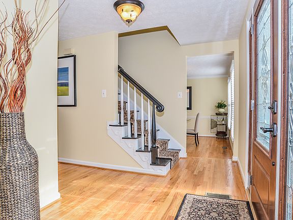 3rd image of 9542 Locust Hill Drive