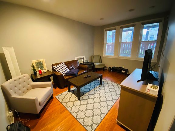 2nd image of 2501 N Marshfield Ave #2