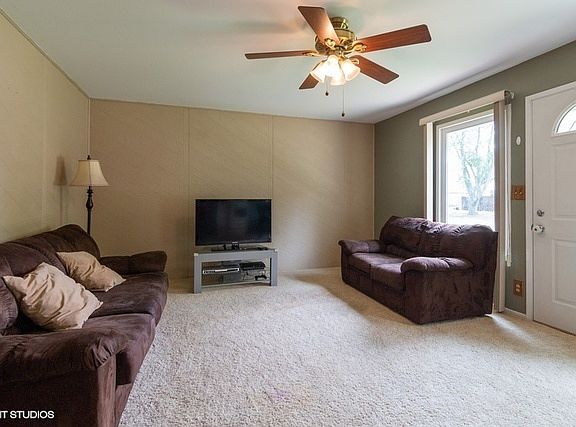 3rd image of 118 McCabe Dr