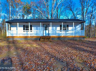 1070 Chestnut Ridge Rd, Allardt, TN 38504