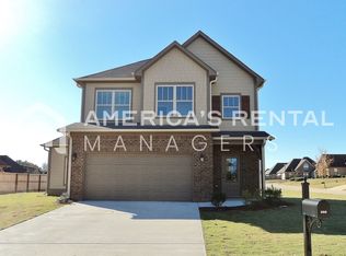 300 Oakwell Cir, Calera, AL 35040