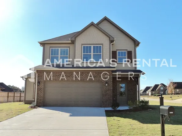 300 Oakwell Cir, Calera, AL 35040
