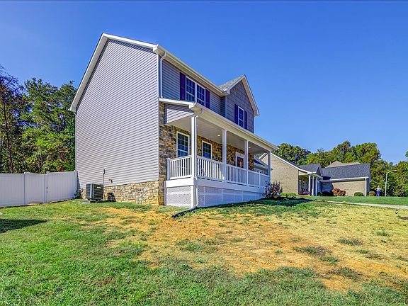 2nd image of 1806 Charlestown Sq