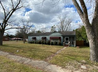 41 Pine St, Hazlehurst, GA 31539