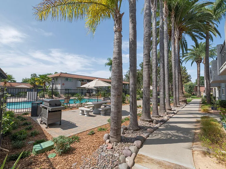 Villa Hermosa Apartments — Photo 6