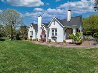 1006 12th Ave NW, Hickory, NC 28601