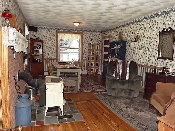 Living/Dining Room Apt 1