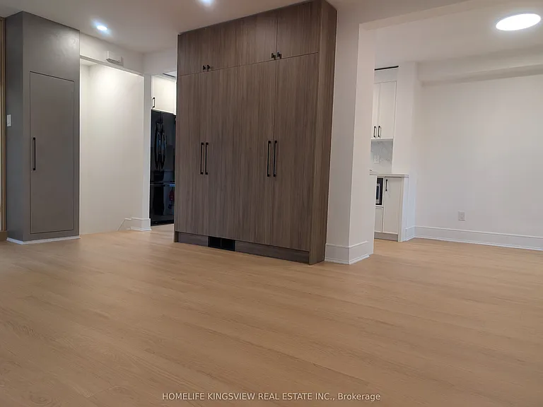 769 Cabot Trl — Photo 4