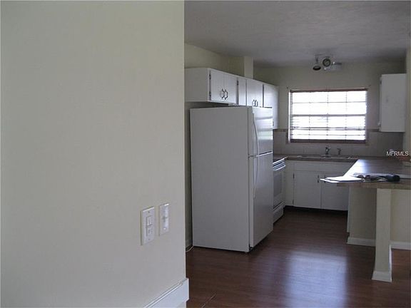 4th image of 419 Gulfbreeze Blvd