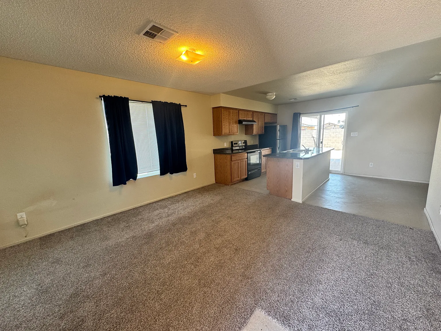 3 bed, 1070 sqft, $1,550 — Photo 4