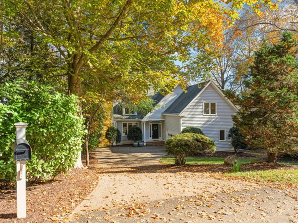 101 Wild Oak Ln, Carrboro, NC 27510