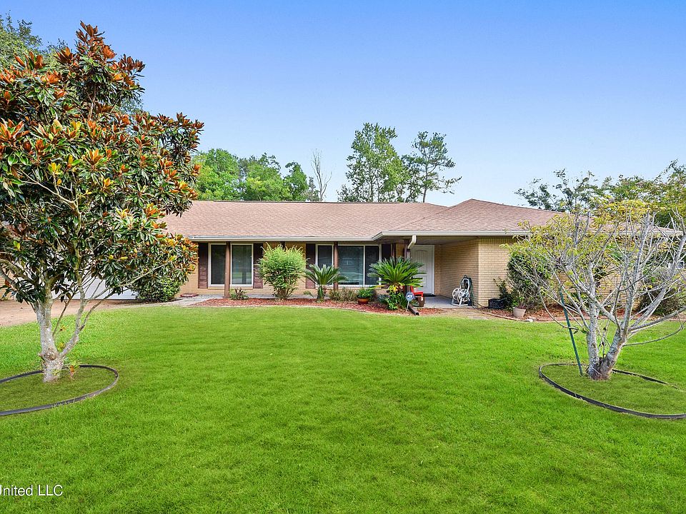 1st image of 12449 Crestwood Dr