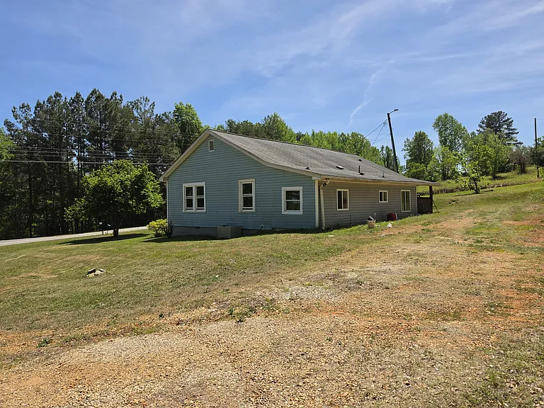 1043 Burnt Tanyard Rd — Photo 2