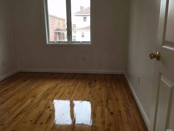 4th image of 6118 231st St
