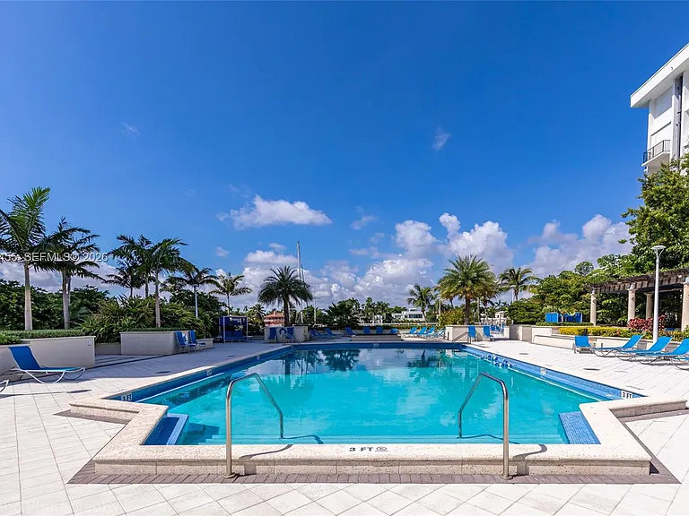 5600 Collins Ave #16B — Photo 25