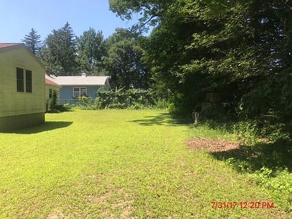 5th image of 19 Graystone Cir