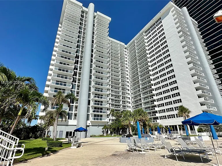 2030 S Ocean Dr #1022 — Photo 2